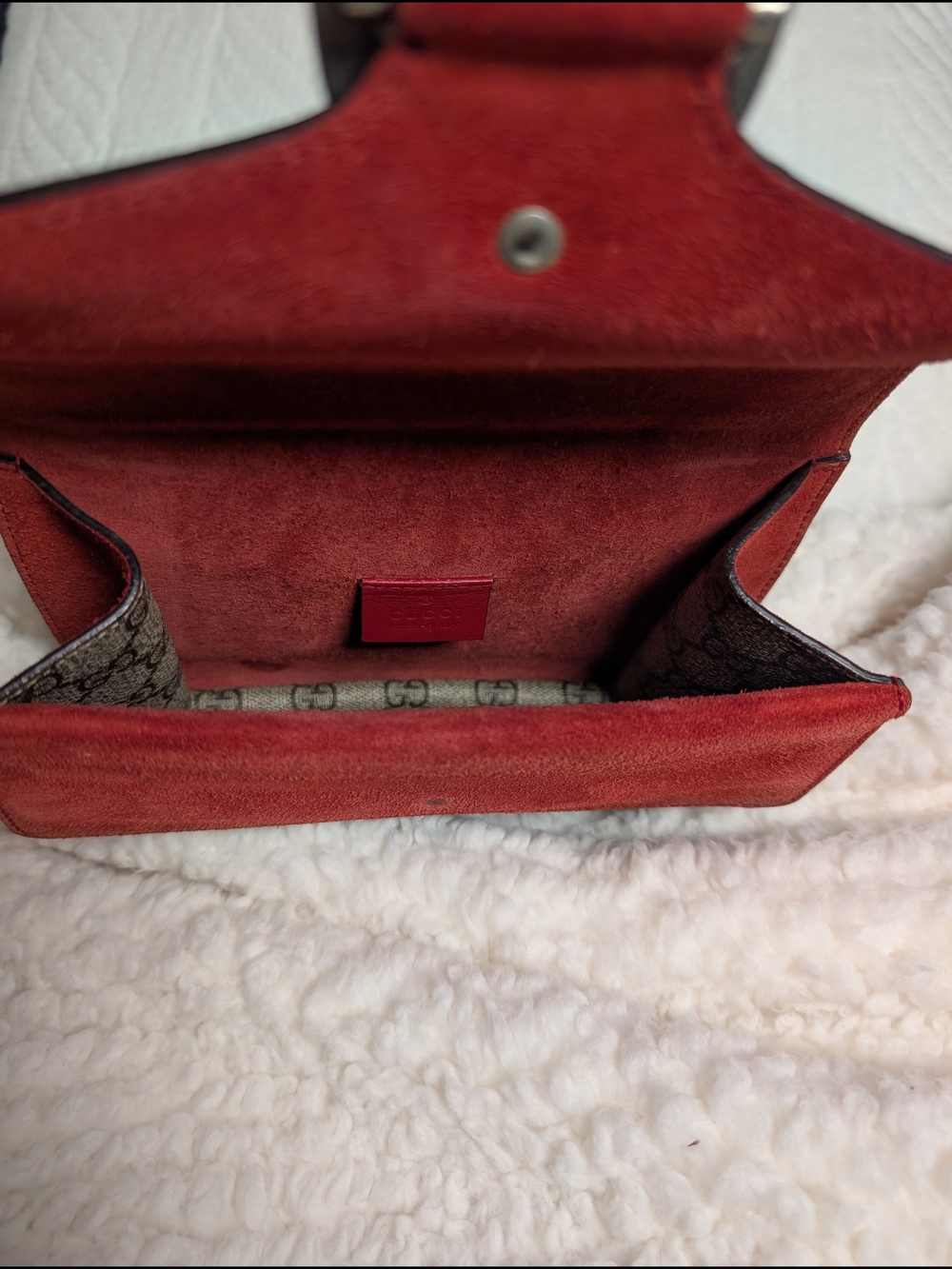 Gucci Small Dionysus GG Supreme Canvas Shoulder Bag in Beige/Red - Picture 14 of 17